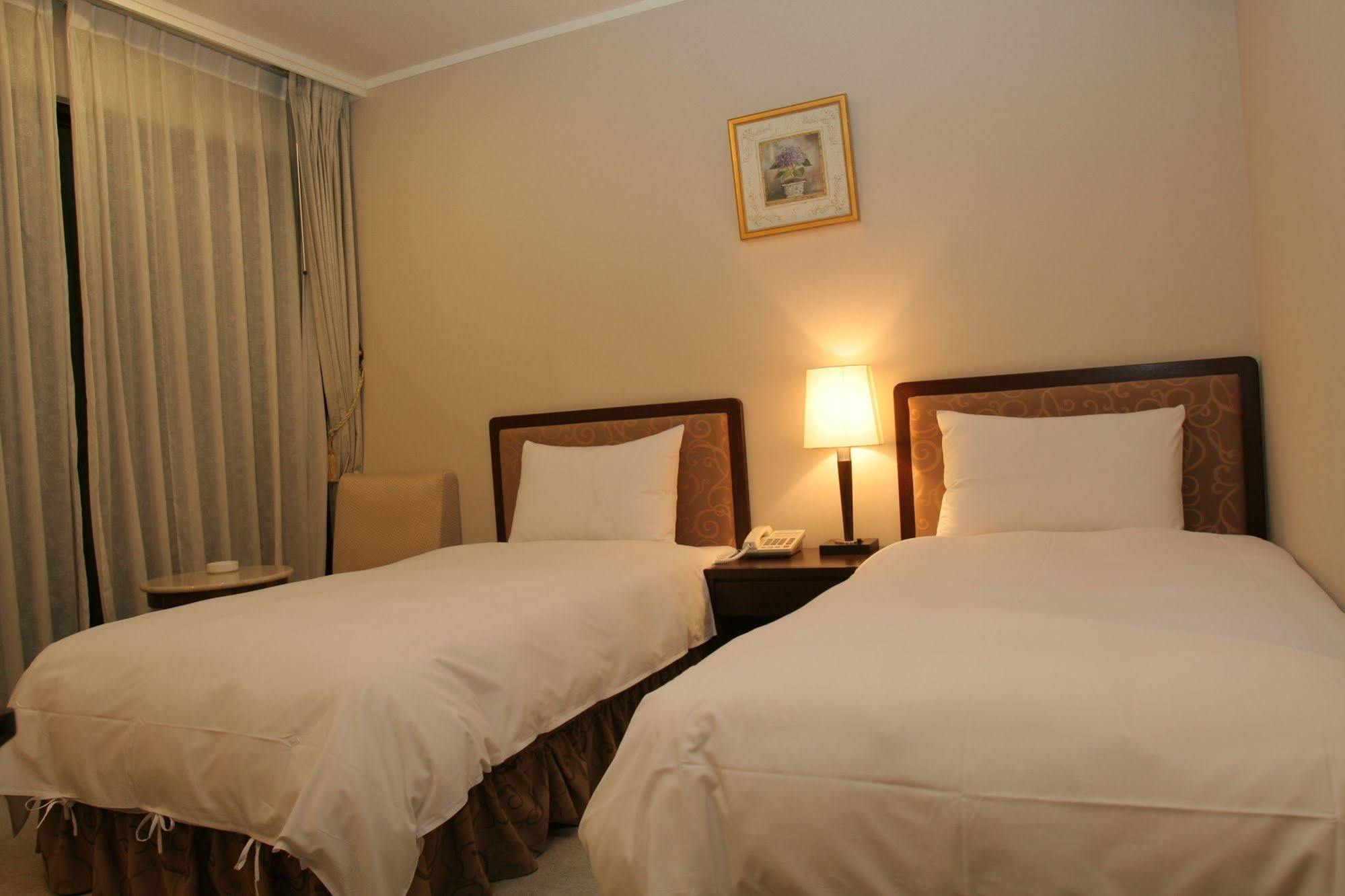 Yilan Sun Spring Resort מראה חיצוני תמונה